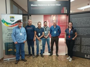 Representantes da EPAGRI visitam o Museu Histórico de Entre Rios.