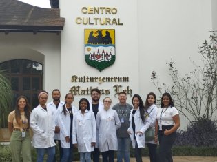 Schüler und Lehrer des Radiologiekurses am Senac Ivaiporã besuchen das Heimatmuseum.
