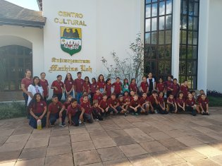 Schüler der Professor Ariel José Pires-Schule besuchen das Heimatmuseum.